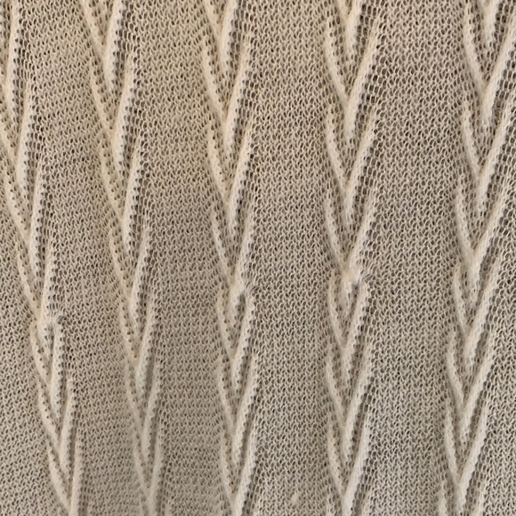 Cream colored one size vintage cape. - Picture 2 of 3